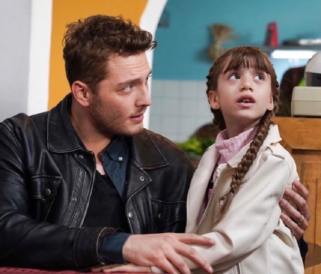 Çocuk Oyuncu Amine Yüsra Şenel, Başarısıyla Dikkatleri Üzerine Çekiyor