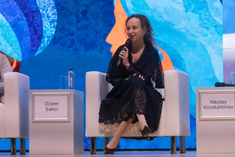Özlem Şahin’den Moskova’da Türk ve Rus Moda Sektörüne İş Birliği Çağrısı: BRICS+ Moda Zirvesi’nde Yeni Dönem